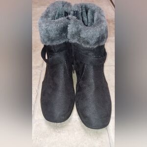 Alpine Woods Women's Black & Gray Ankle Boots Size 6 M. ( New without Box)